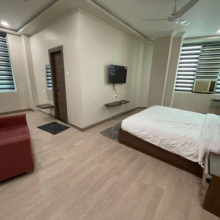 Aman Paradise Hotel & Banquets Kanpur Bagian luar foto